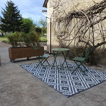 Au Domaine Du Bois Joubert Bed & Breakfast Luzillé Екстериор снимка