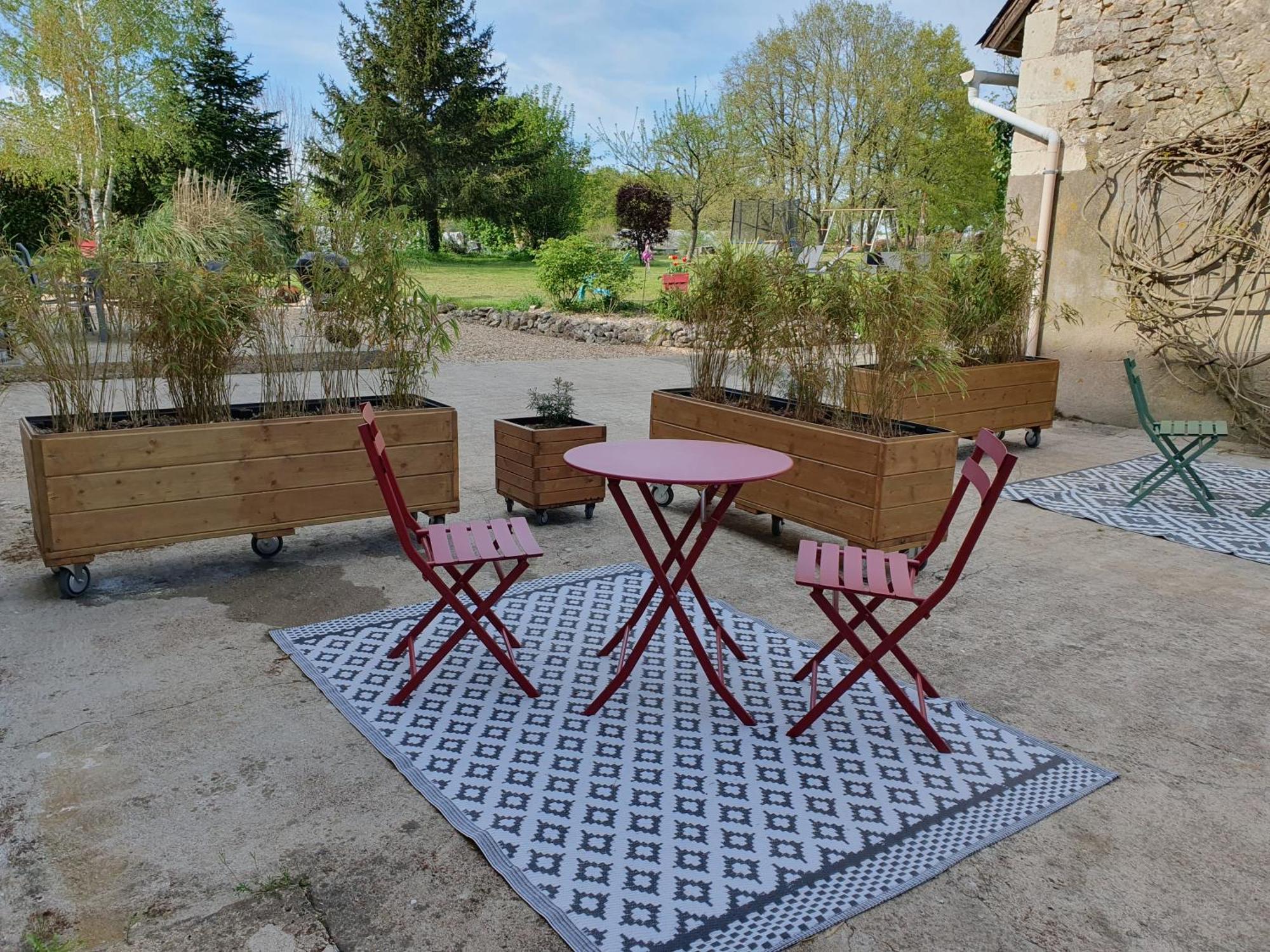 Au Domaine Du Bois Joubert Bed & Breakfast Luzillé Екстериор снимка