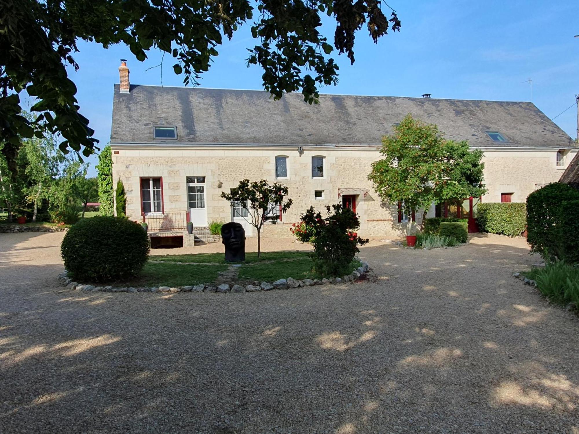 Au Domaine Du Bois Joubert Bed & Breakfast Luzillé Екстериор снимка